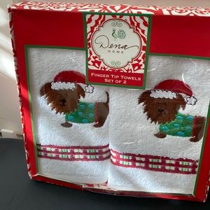 Finger tip Christmas towels